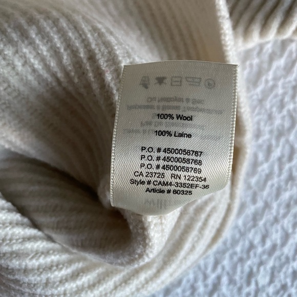 SOLD - Wilfred Thick White Italian Yarn, 100% Wool - Picture 3 of 5